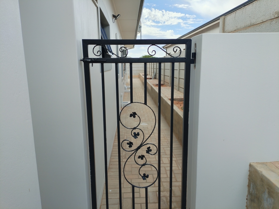 5 Bedroom Property for Sale in Tafelzicht Western Cape